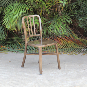Antiker moosgrüner Patio-Stuhl für den Außenbereich